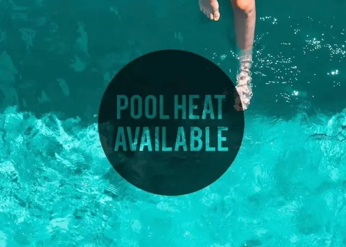 10 Large Bedrooms Sport Court Pool Holiday home *
