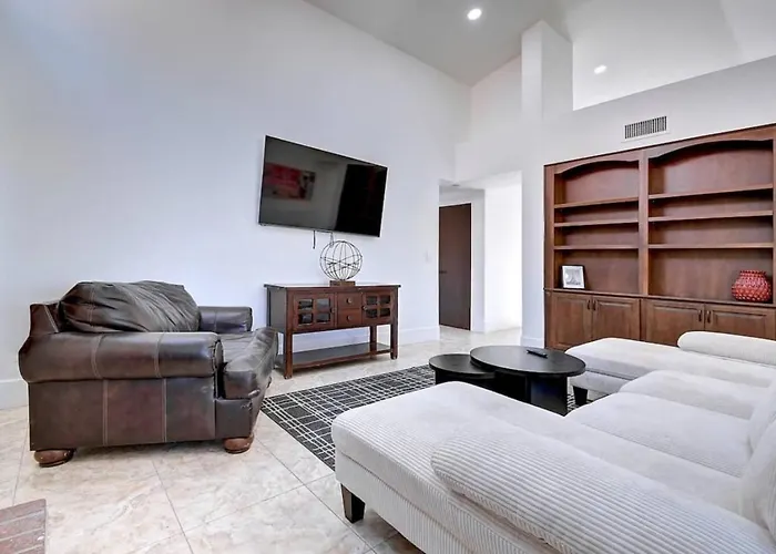 10 Large Bedrooms Sport Court Pool Phoenix