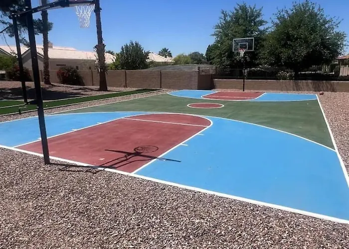 10 Large Bedrooms Sport Court Pool Holiday home Phoenix