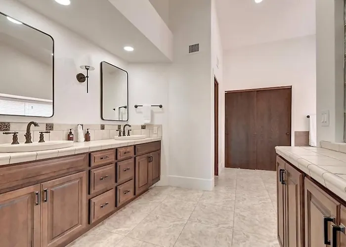 10 Large Bedrooms Sport Court Pool Phoenix